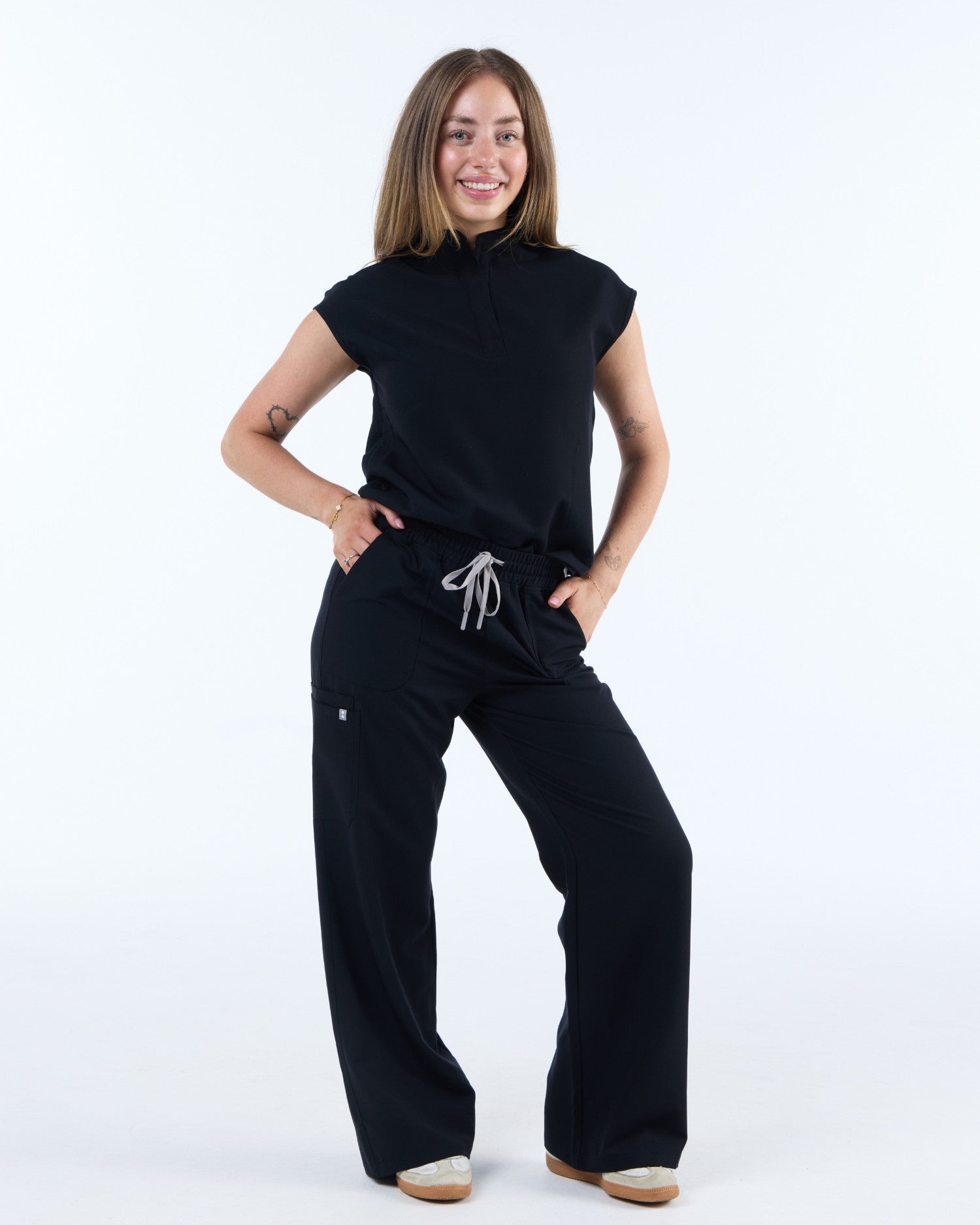 Contour Scrub Top Ink Black