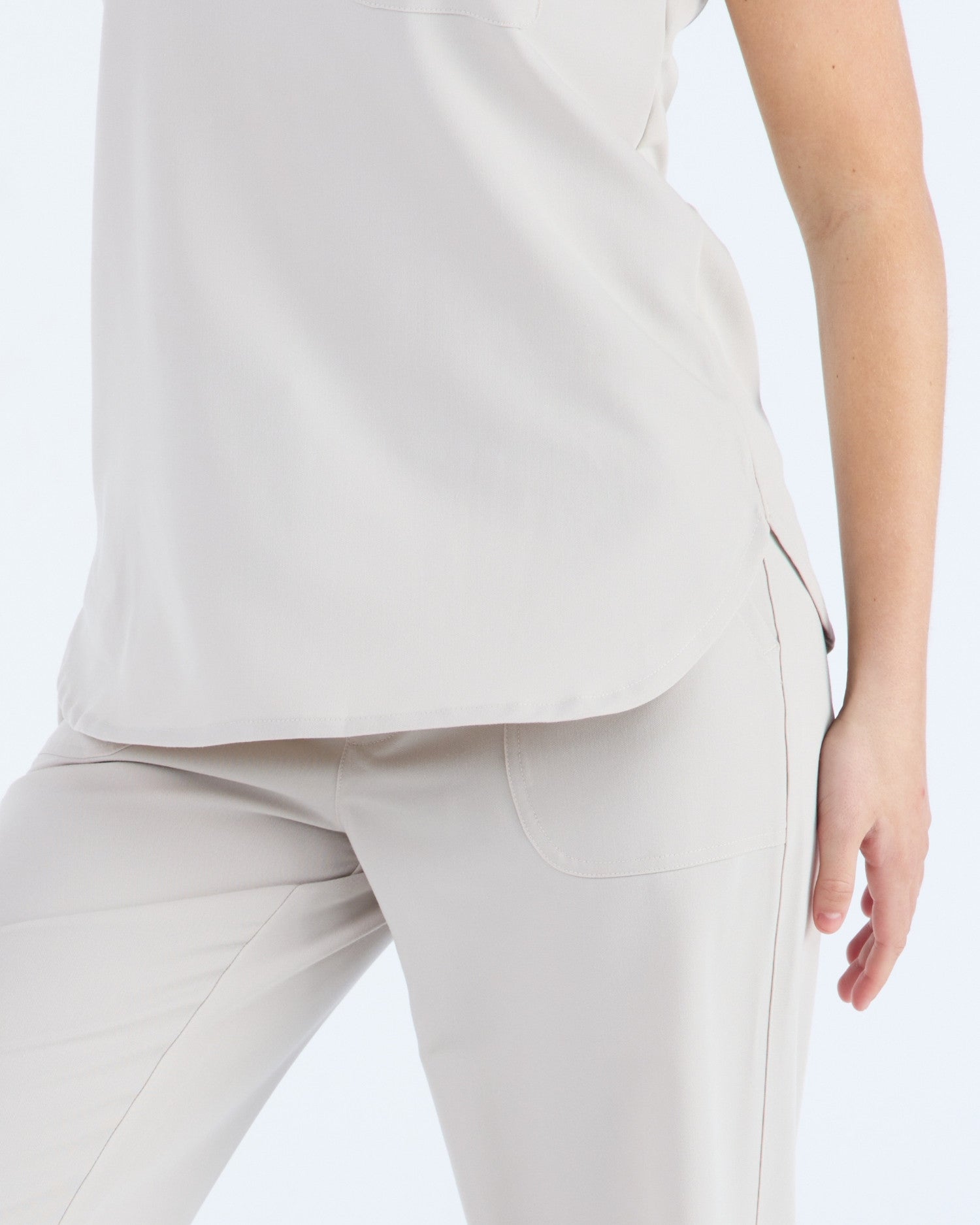 Tuck-In Scrub Top Silk Sand